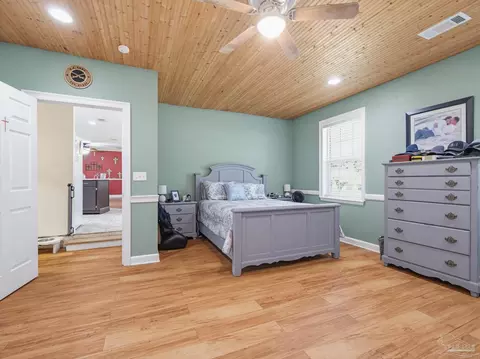Bedroom - 5692 Pine Ridge Dr, Milton, FL 32570 photo 1 of 6