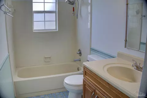 1515 Mariners Cir, Gulf Breeze, FL 32563