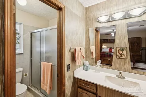 Bath - 5132 Rowe Trl, Pace, FL 32571 photo 2 of 3