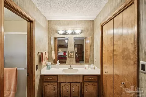 Bath - 5132 Rowe Trl, Pace, FL 32571 photo 1 of 3