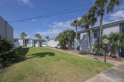 201 Pensacola Beach Rd #B18, Gulf Breeze, FL 32561