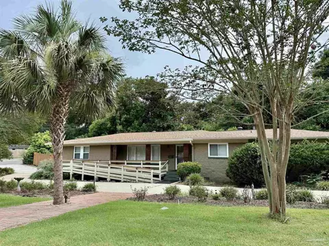 111 Euclid St, Pensacola, FL 32503