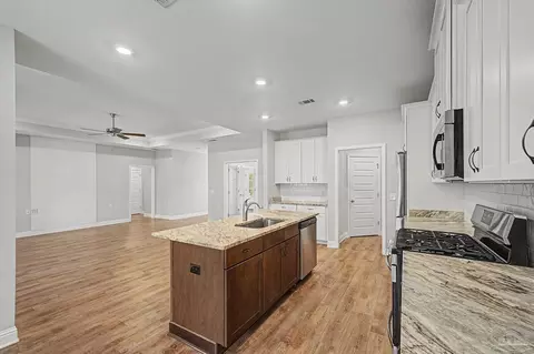 400 Broadleaf Cir, Cantonment, FL 32533 photo 14