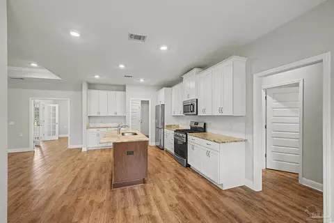 400 Broadleaf Cir, Cantonment, FL 32533 photo 13