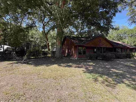5244 Suwanee St, Milton, FL 32583