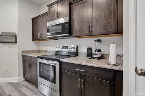 Kitchen - 1641 Slate Dr, Cantonment, FL 32533 photo 4 of 4