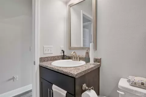 Bath - 1641 Slate Dr, Cantonment, FL 32533 photo 2 of 4