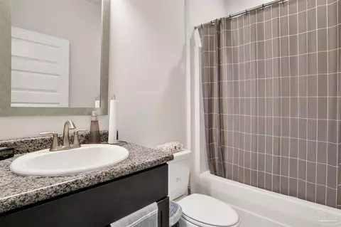Bath - 1641 Slate Dr, Cantonment, FL 32533 photo 1 of 4