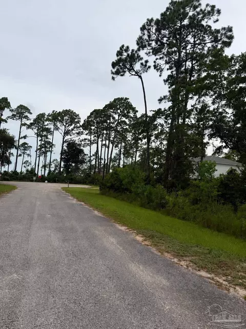 1217 Cuddle Doon Ave, Milton, FL 32583 photo 2