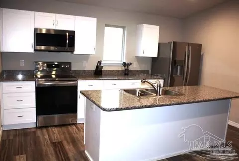 Kitchen - 4571 Sunlight Cir, Milton, FL 32583 photo 1 of 2