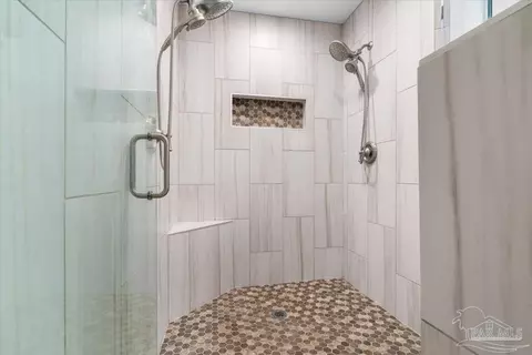 Bath - 3310 Indian Hills Dr, Pace, FL 32571 photo 4 of 5