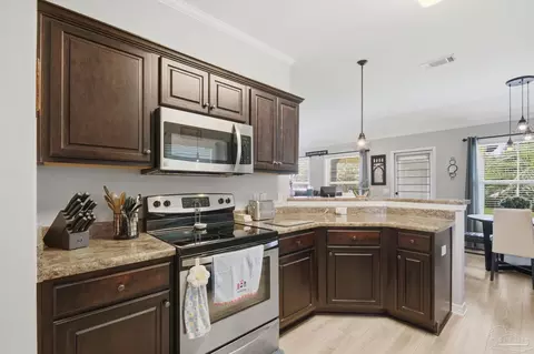 Kitchen - 5764 Shady Glen Ct, Pace, FL 32571 photo 3 of 4