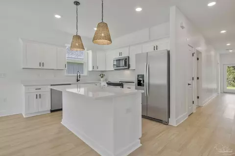 Kitchen - 2995 N 13th Ave, Milton, FL 32583 photo 1 of 2