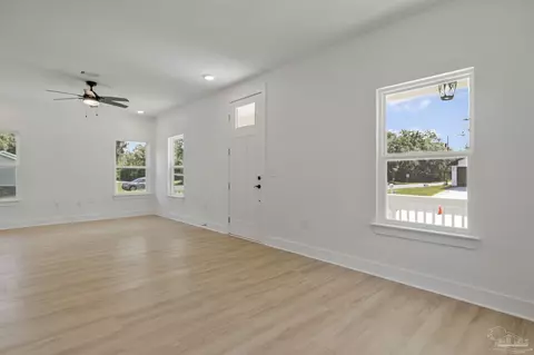 Living - 2995 N 13th Ave, Milton, FL 32583 photo 1 of 1