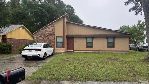 4246 Baywoods Dr, Pensacola, FL 32504