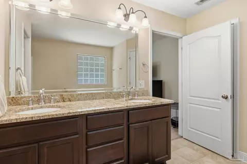 Bath - 5183 Teresa Dr, Milton, FL 32583 photo 5 of 5