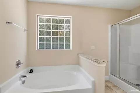 Bath - 5183 Teresa Dr, Milton, FL 32583 photo 4 of 5