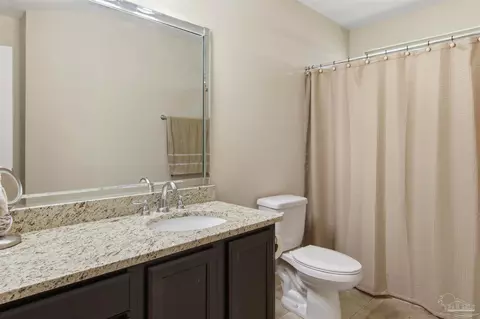 Bath - 5183 Teresa Dr, Milton, FL 32583 photo 1 of 5