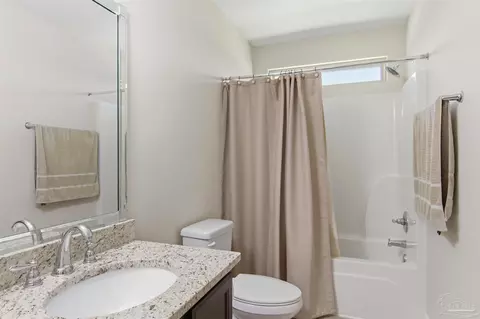 Bath - 5183 Teresa Dr, Milton, FL 32583 photo 2 of 5