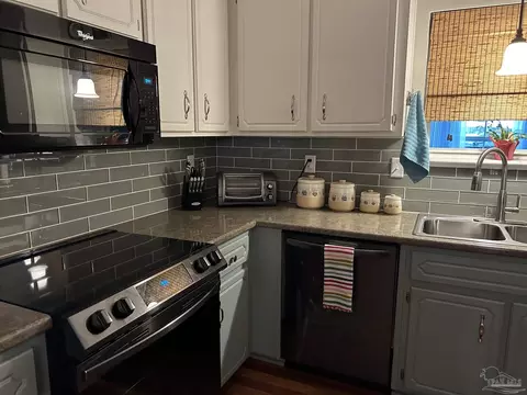 Kitchen - 1238 Tate Rd, Cantonment, FL 32533 photo 2 of 6