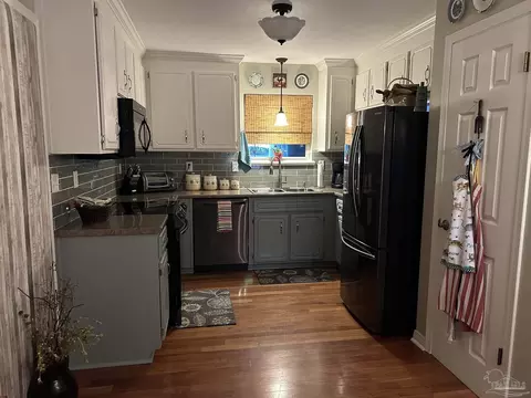 Kitchen - 1238 Tate Rd, Cantonment, FL 32533 photo 1 of 6