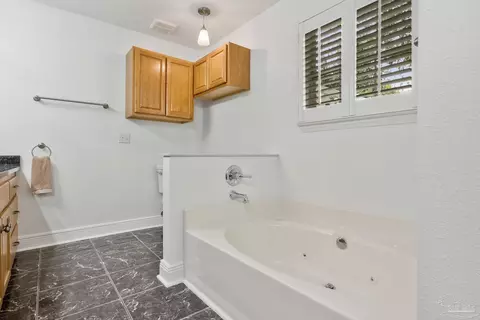 Bath - 5662 Als Way, Milton, FL 32583 photo 5 of 13