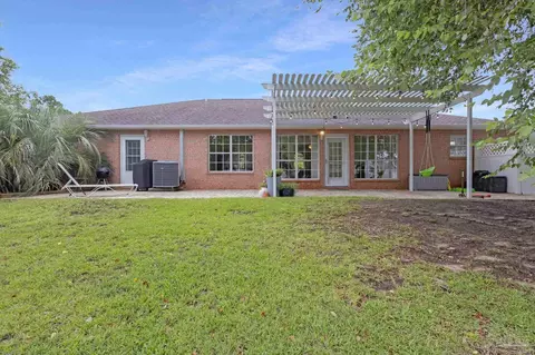 Exterior - 5662 Als Way, Milton, FL 32583 photo 5 of 15