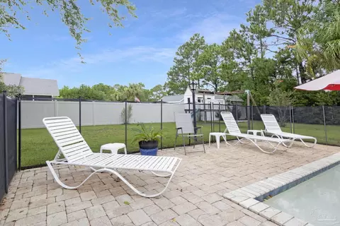 Exterior - 5662 Als Way, Milton, FL 32583 photo 10 of 15