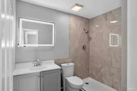Bath - 4681 Pine Ln, Pace, FL 32571 photo 4 of 4