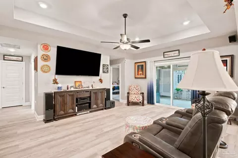 Entry Way - 6552 Martin Rd, Milton, FL 32570 photo 2 of 5