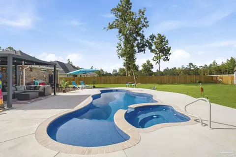 Exterior - 6552 Martin Rd, Milton, FL 32570 photo 5 of 11