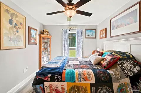 Bedroom - 6552 Martin Rd, Milton, FL 32570 photo 3 of 5