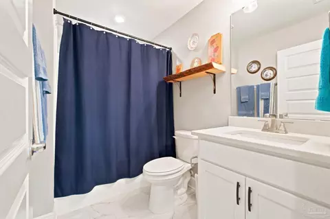 Bath - 6552 Martin Rd, Milton, FL 32570 photo 1 of 2