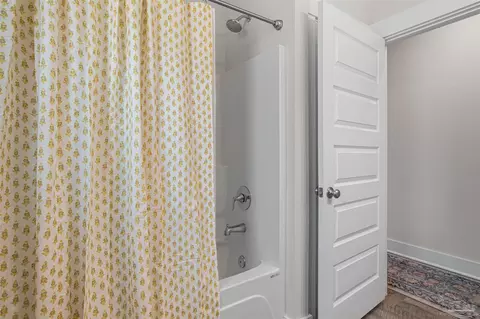 Bath - 5970 Cherry Hill Cir, Pace, FL 32571 photo 9 of 11