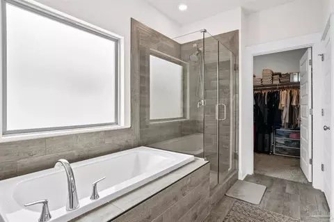 Bath - 5970 Cherry Hill Cir, Pace, FL 32571 photo 4 of 11