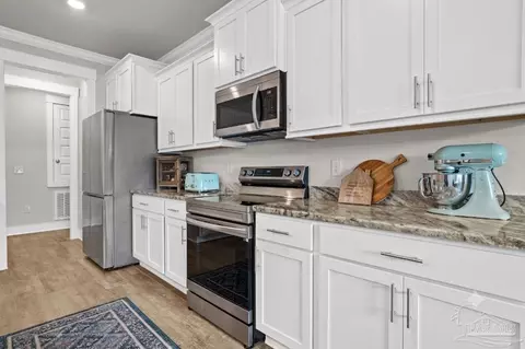 Kitchen - 5970 Cherry Hill Cir, Pace, FL 32571 photo 3 of 7