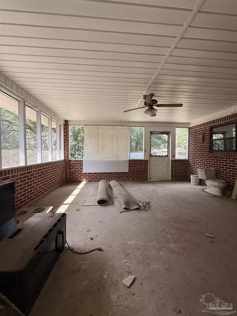 Exterior - 4663 Chumuckla Hwy, Pace, FL 32571 photo 4 of 6