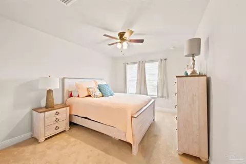 Bedroom - 6009 Parsonage Cir, Milton, FL 32570 photo 4 of 6