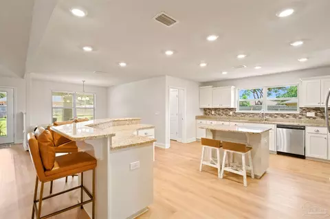 Kitchen - 6009 Parsonage Cir, Milton, FL 32570 photo 1 of 5