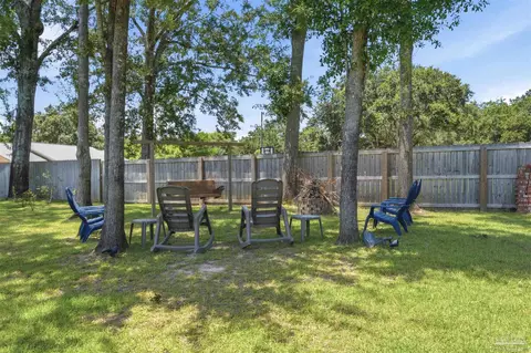 Exterior - 6009 Parsonage Cir, Milton, FL 32570 photo 9 of 9