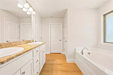 Entry Way - 6009 Parsonage Cir, Milton, FL 32570 photo 4 of 4