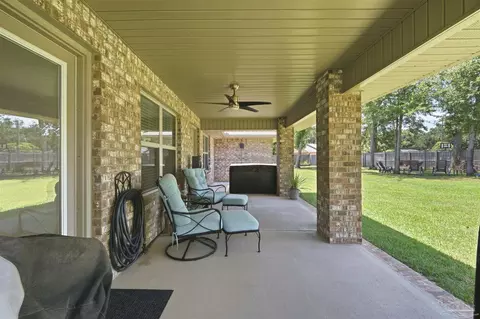 Exterior - 6009 Parsonage Cir, Milton, FL 32570 photo 2 of 9
