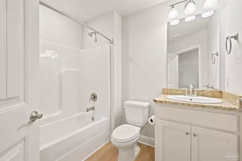 Bath - 6009 Parsonage Cir, Milton, FL 32570 photo 2 of 3
