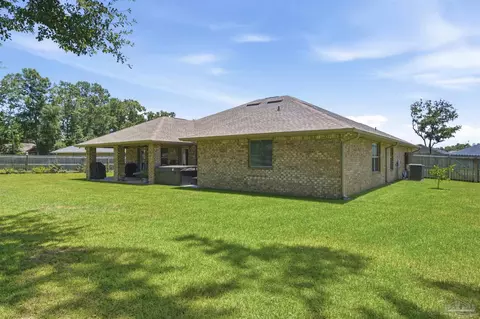 Exterior - 6009 Parsonage Cir, Milton, FL 32570 photo 8 of 9