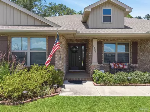 Exterior - 6009 Parsonage Cir, Milton, FL 32570 photo 6 of 9