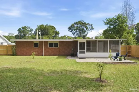 Exterior - 6517 Robin Ave, Milton, FL 32570 photo 3 of 4