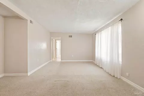 Living - 6517 Robin Ave, Milton, FL 32570 photo 2 of 3
