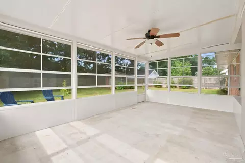 Exterior - 6517 Robin Ave, Milton, FL 32570 photo 2 of 4