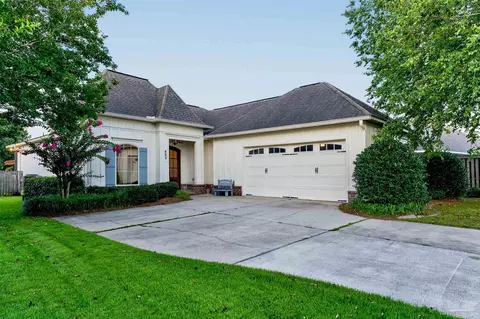689 Norman Ln, Fairhope, AL 36532