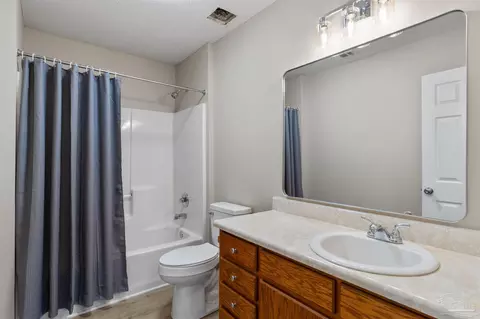 Bath - 7224 Putter Ln, Milton, FL 32570 photo 2 of 2